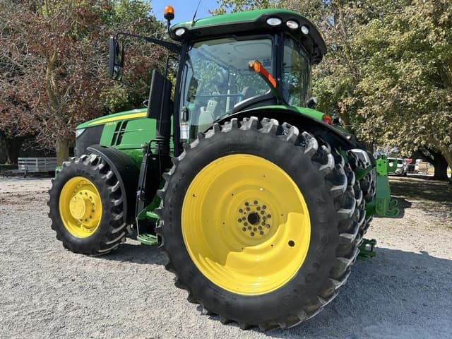 Image of John Deere 7310R equipment image 4