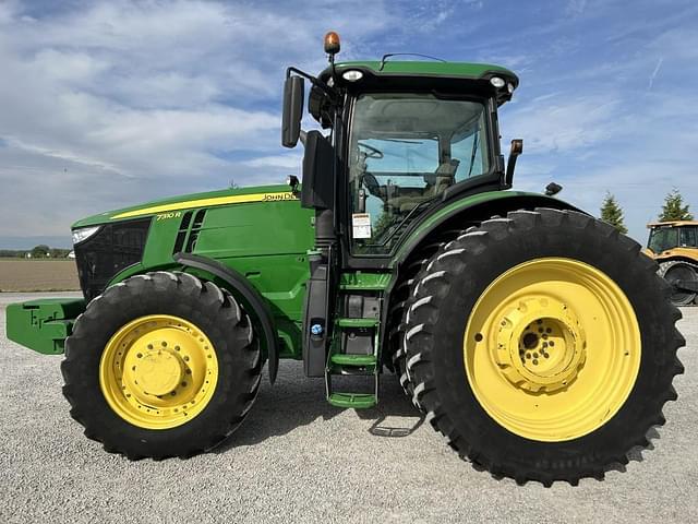 Image of John Deere 7310R equipment image 2