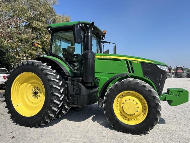 Image of John Deere 7310R equipment image 1