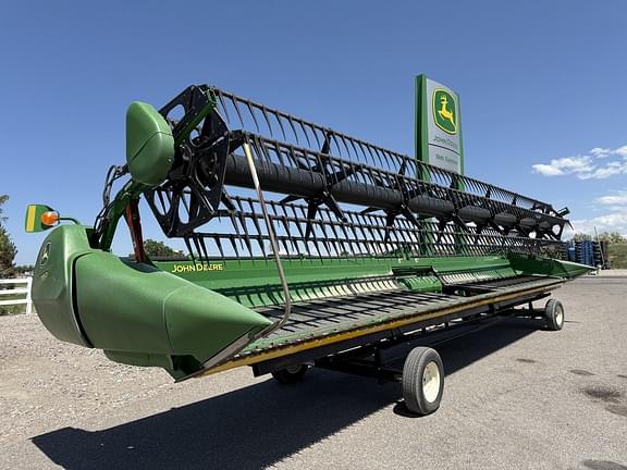 Image of John Deere 735D equipment image 4