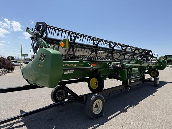 Image of John Deere 735D Primary image