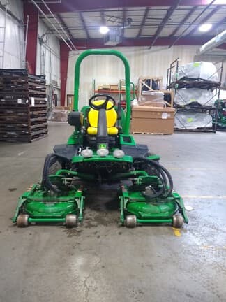 Image of John Deere 7400 equipment image 2