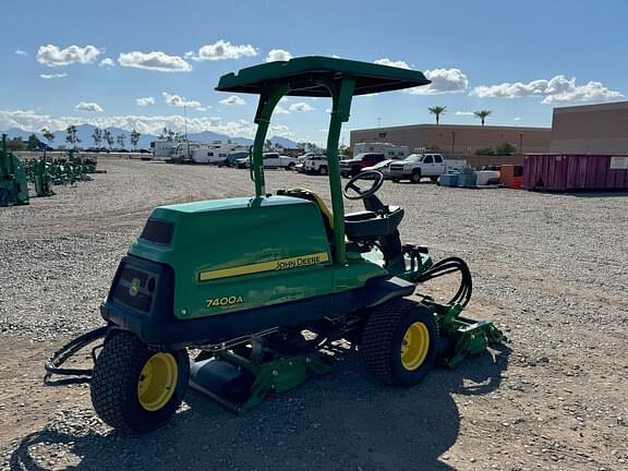 Image of John Deere 7400A equipment image 3