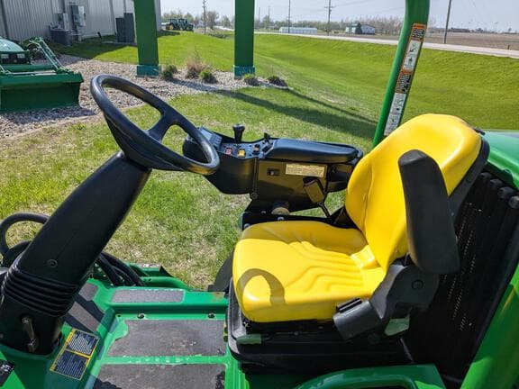 Image of John Deere 7400A equipment image 4