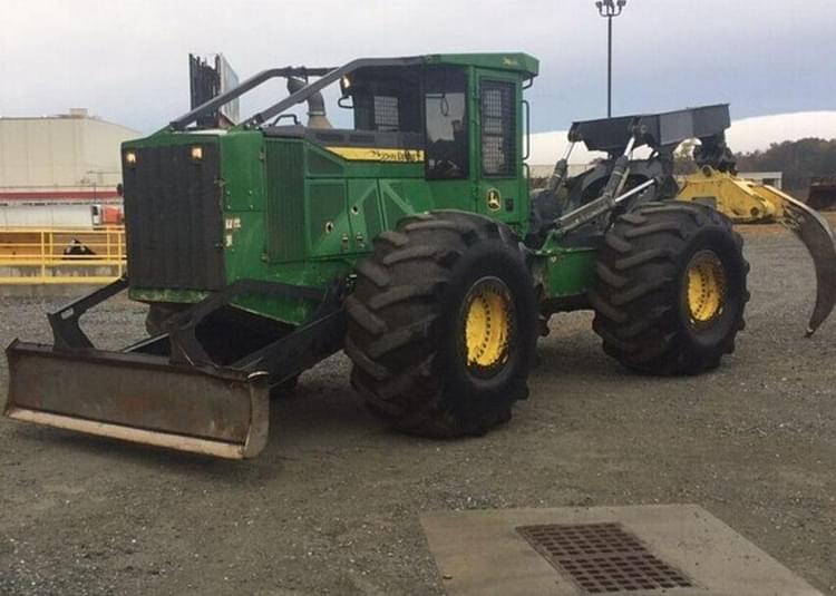 2018 John Deere 748L Equipment Image0