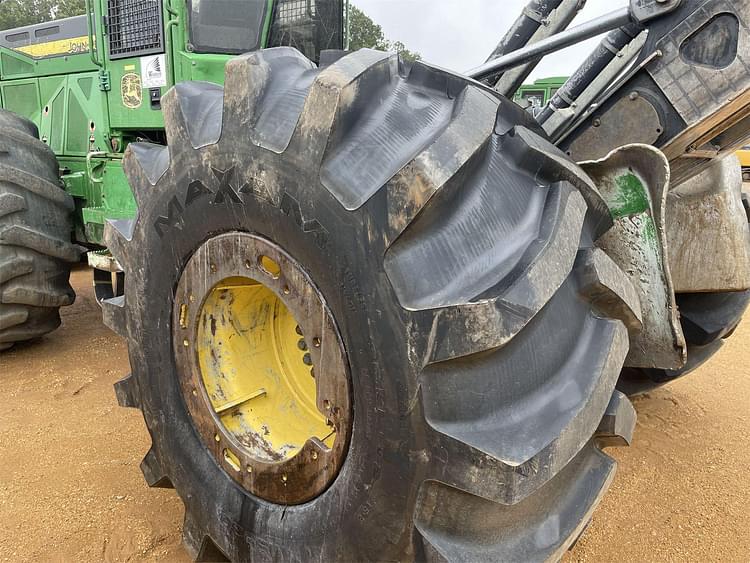 Main image John Deere 748L 11
