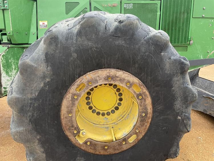 Main image John Deere 748L 4