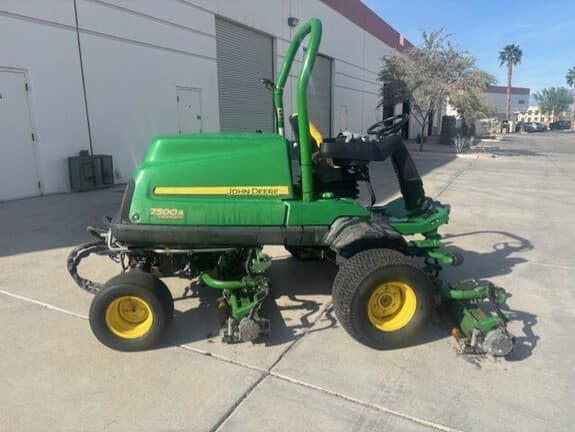 Image of John Deere 7500A equipment image 1