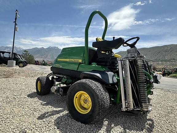 Image of John Deere 7500A equipment image 2