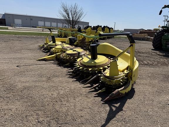 Image of John Deere 770 equipment image 1