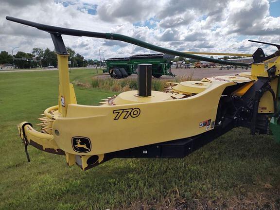 Image of John Deere 770 equipment image 1