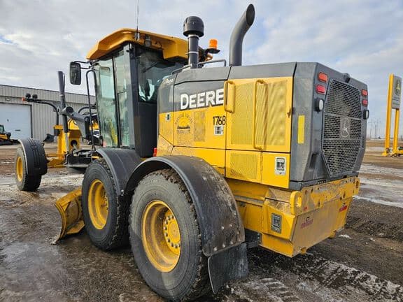 Image of John Deere 770G equipment image 1