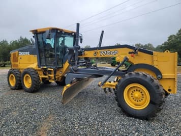 Main image John Deere 770GP