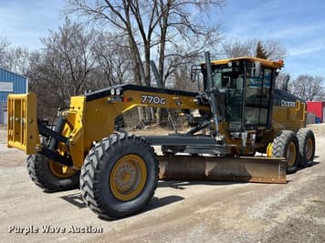 Main image John Deere 770G