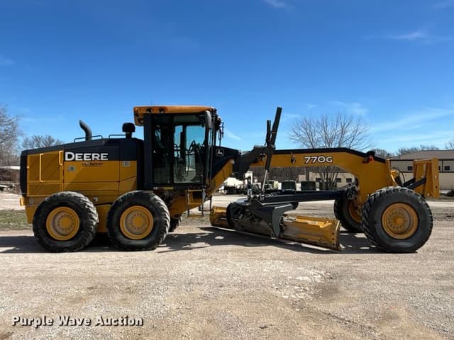 Image of John Deere 770G equipment image 3