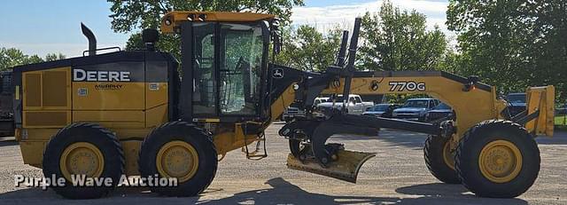 Image of John Deere 770G equipment image 3