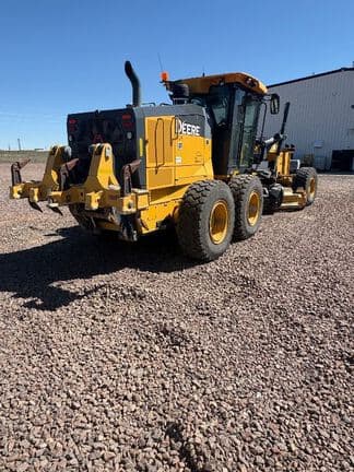 Image of John Deere 772G equipment image 4