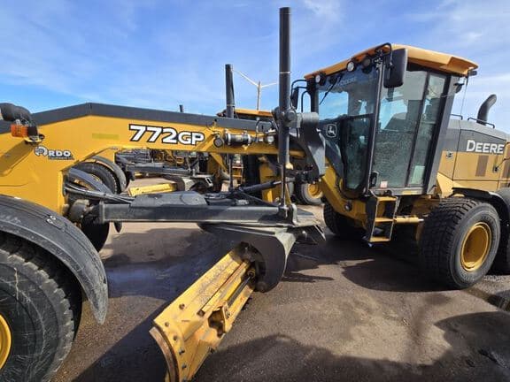 Image of John Deere 772GP equipment image 1