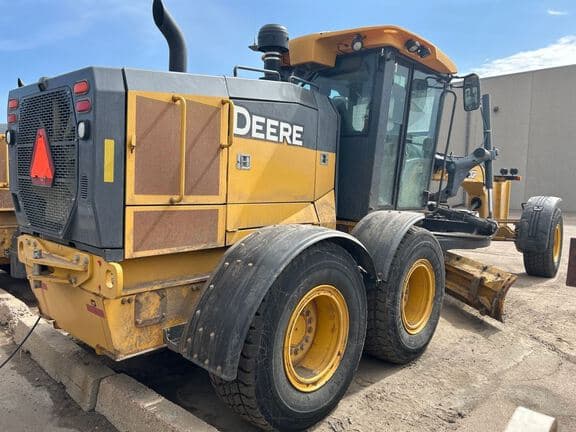 Image of John Deere 772G equipment image 4