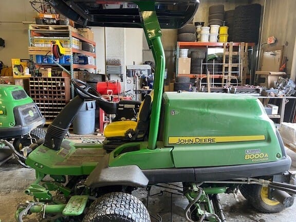 Main image John Deere 8000A
