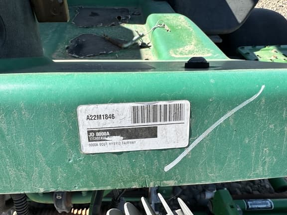 Image of John Deere 8000A equipment image 3