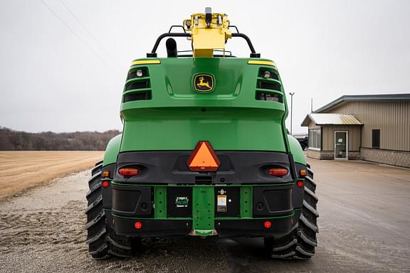 Image of John Deere 8100 equipment image 3