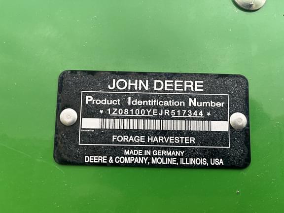 Image of John Deere 8100 equipment image 1