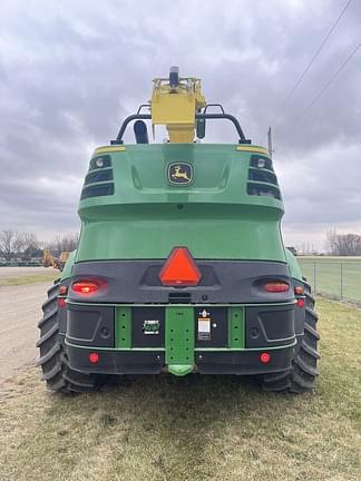 Image of John Deere 8100 equipment image 4