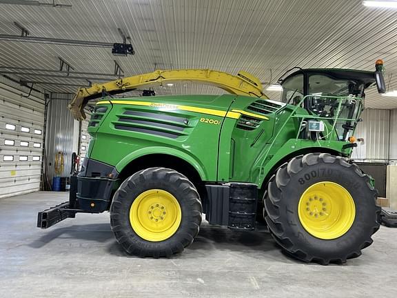 Image of John Deere 8200i equipment image 3