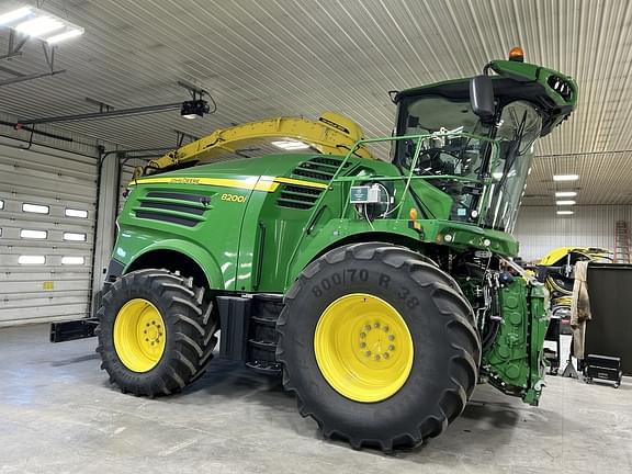 Image of John Deere 8200i Primary image