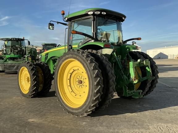 Image of John Deere 8245R equipment image 2