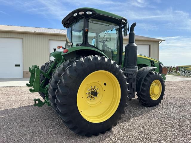 Image of John Deere 8245R equipment image 4