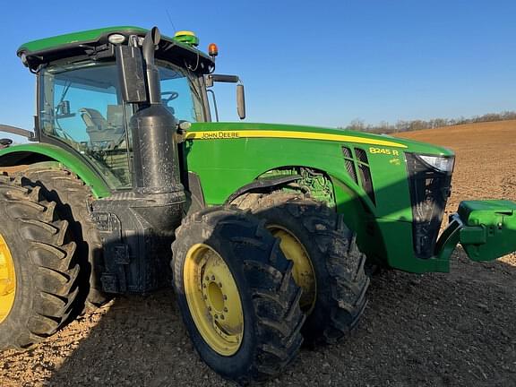 Image of John Deere 8245R equipment image 2