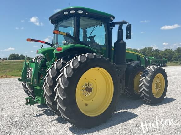 Image of John Deere 8245R equipment image 2