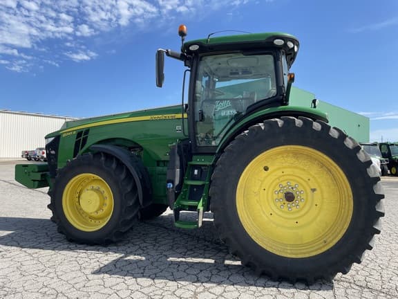 Image of John Deere 8245R equipment image 2