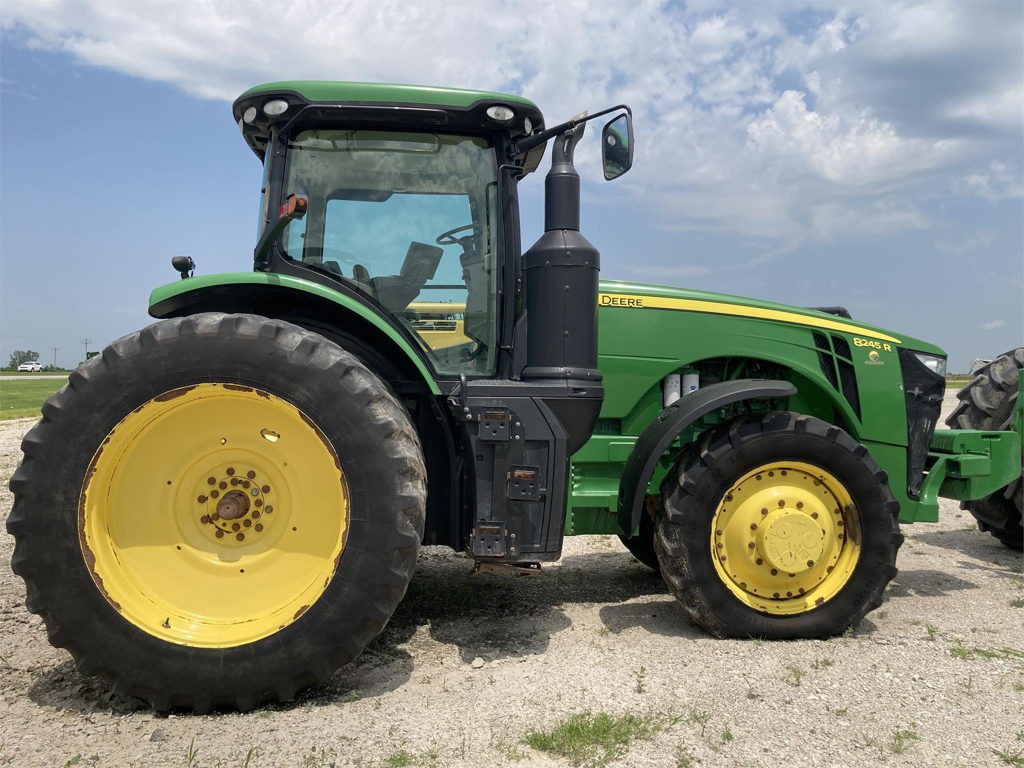2018 John Deere 8245R Equipment Image0