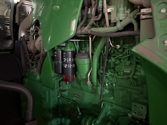 Image of John Deere 8245R equipment image 2