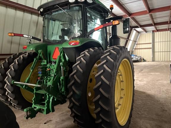 Image of John Deere 8245R equipment image 3