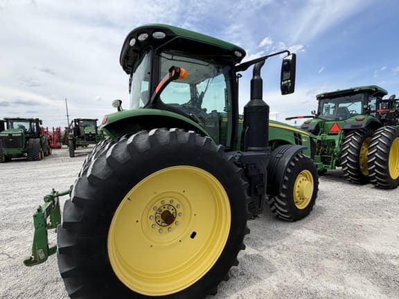 Image of John Deere 8245R equipment image 1