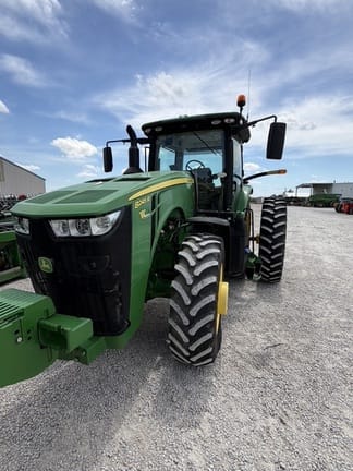 2018 John Deere 8245R Equipment Image0