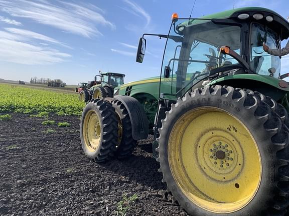 Image of John Deere 8245R equipment image 1