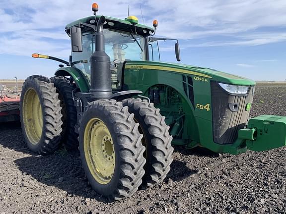 Image of John Deere 8245R equipment image 2