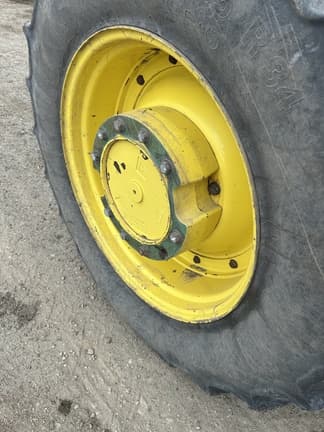 Image of John Deere 8245R equipment image 1
