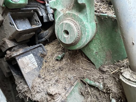 Image of John Deere 8245R equipment image 2
