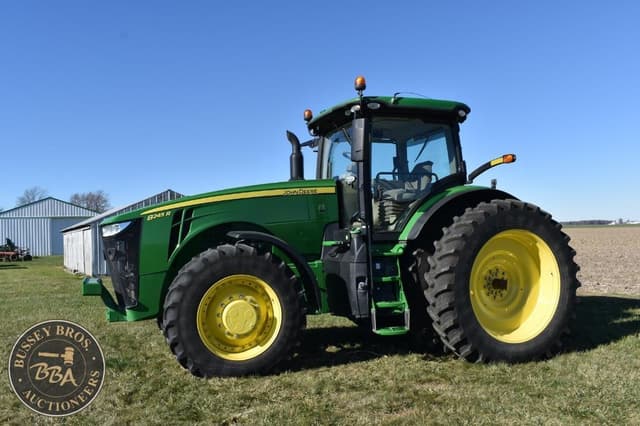 Image of John Deere 8245R equipment image 4