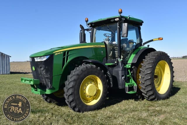 Image of John Deere 8245R equipment image 2