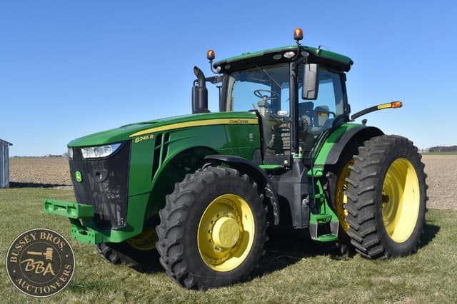 Image of John Deere 8245R equipment image 1