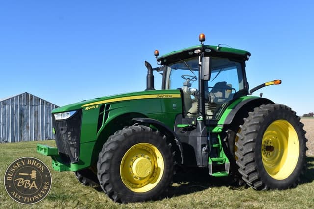Image of John Deere 8245R equipment image 3