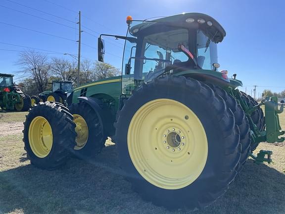 Image of John Deere 8245R equipment image 2