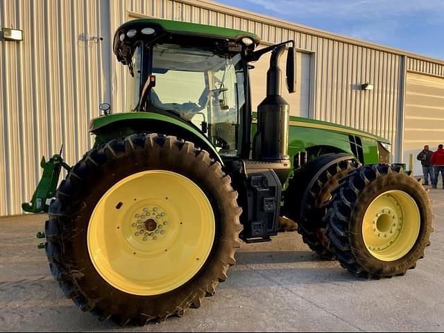 Image of John Deere 8245R equipment image 3